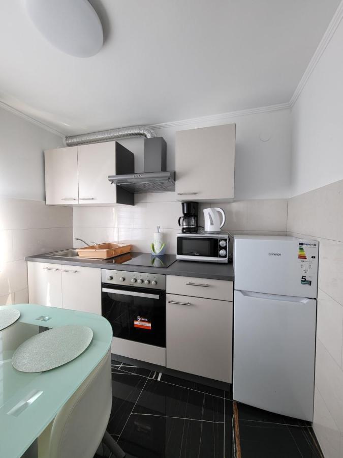 Apartman Dora With Sea View And Terrace Умаг Екстер'єр фото