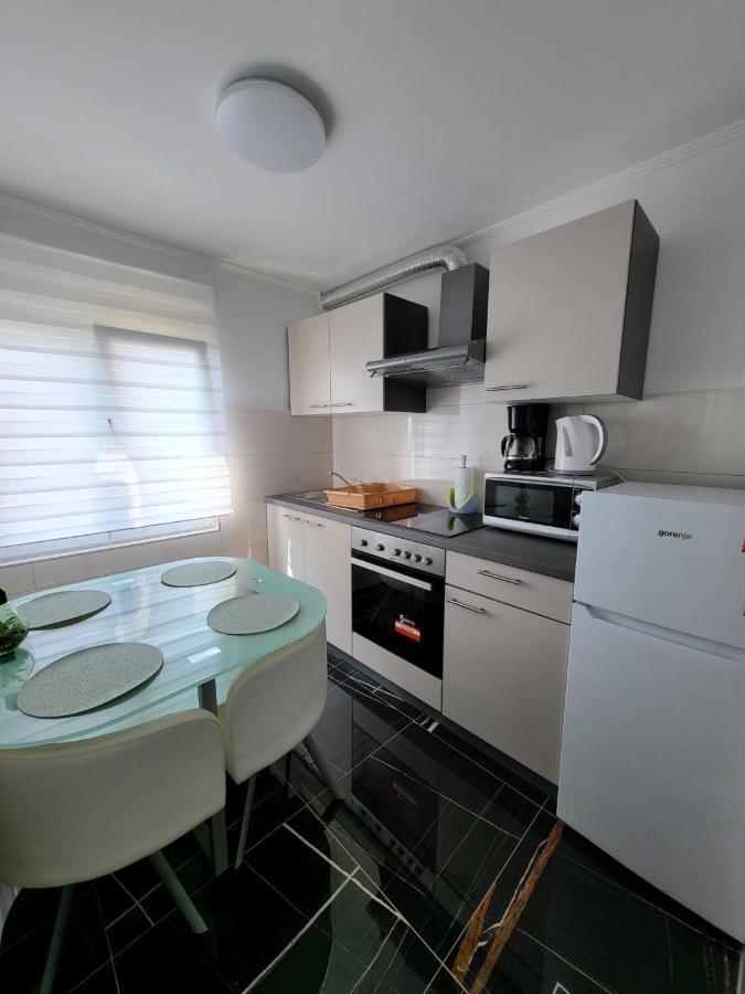 Apartman Dora With Sea View And Terrace Умаг Екстер'єр фото