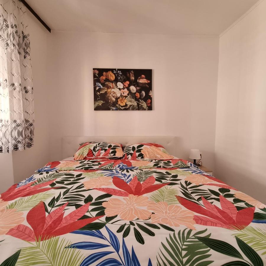 Apartman Dora With Sea View And Terrace Умаг Екстер'єр фото
